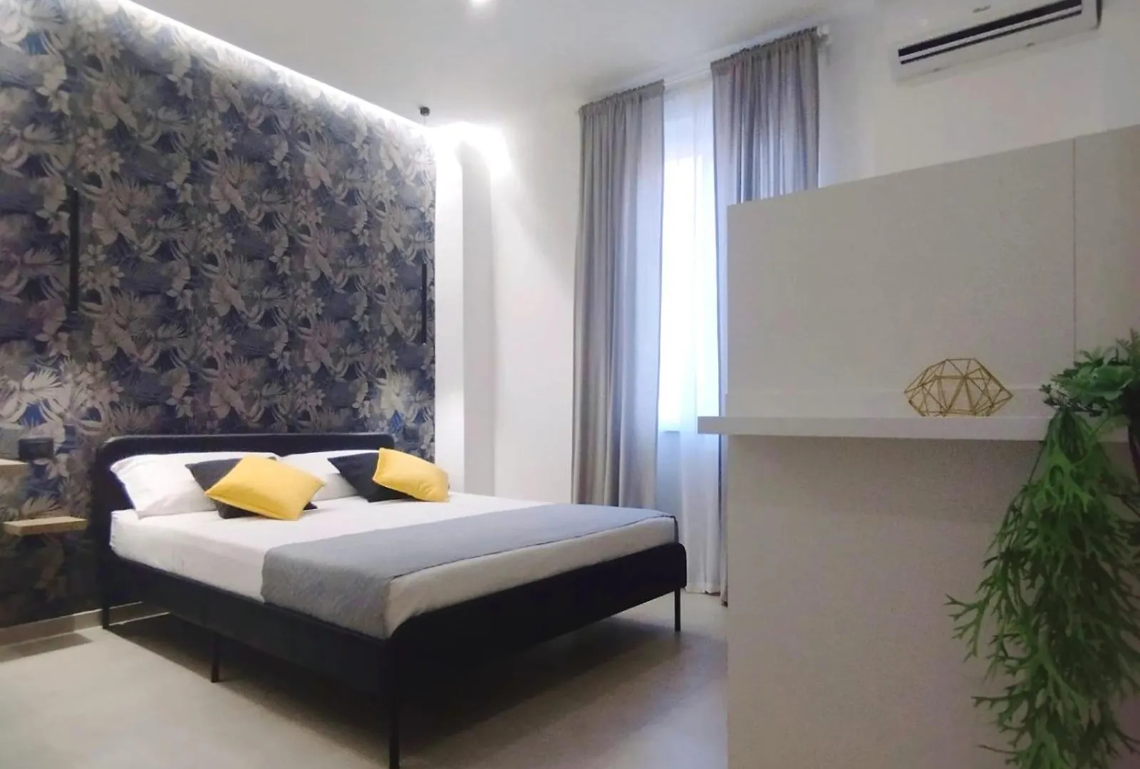 Agatha Modern Elegant Rooms Sant'Agata di Militello 0*,