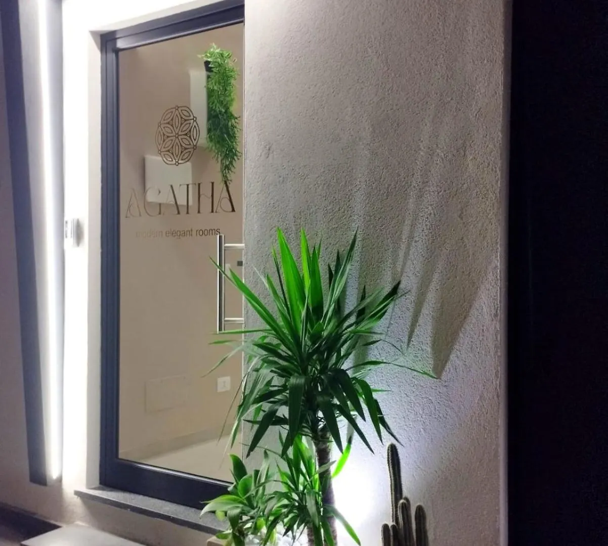 Agatha Modern Elegant Rooms Sant'Agata di Militello 0*,