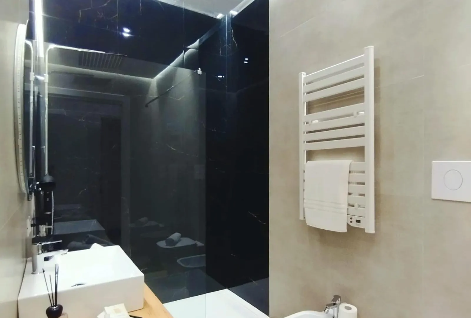 Apartment Agatha Modern Elegant Rooms Sant'Agata di Militello